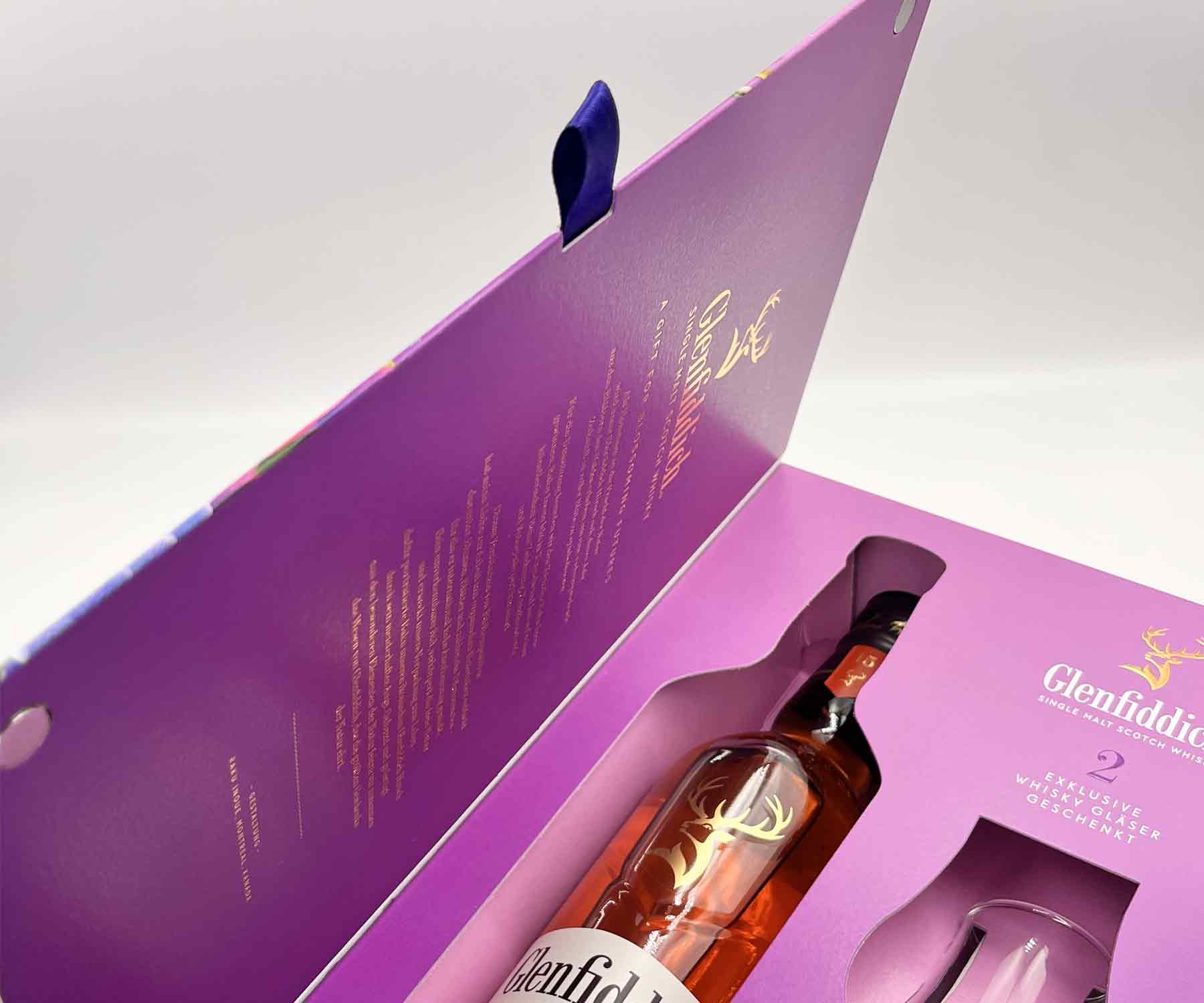 Klebeband- und Magnetverschluss-Test für Glenfiddich Verpackung Klebeband- und Magnetverschluss-Test für Glenfiddich Verpackung