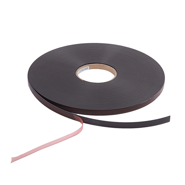 152F15MA00130030_selbstklebendes_Magnetband_FD4A0594-600pxTkevhj4XegAbE Selbstklebendes Magnetband 2